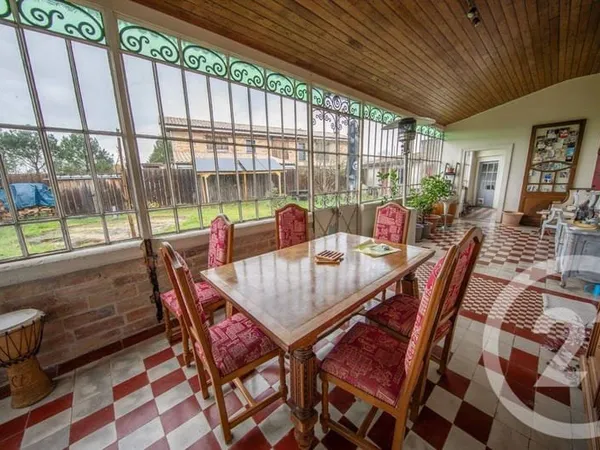 Maison de plain-pied 7 pièces 216 m²