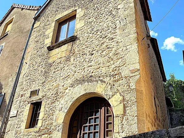 À VENDRE – IMMEUBLE DE RAPPORT – 2 LOGEMENTS à MONTIGNAC-LASCAUX