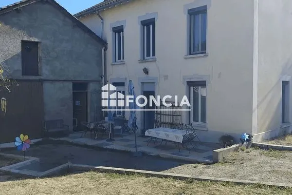 Maison 5 pièces 196 m²