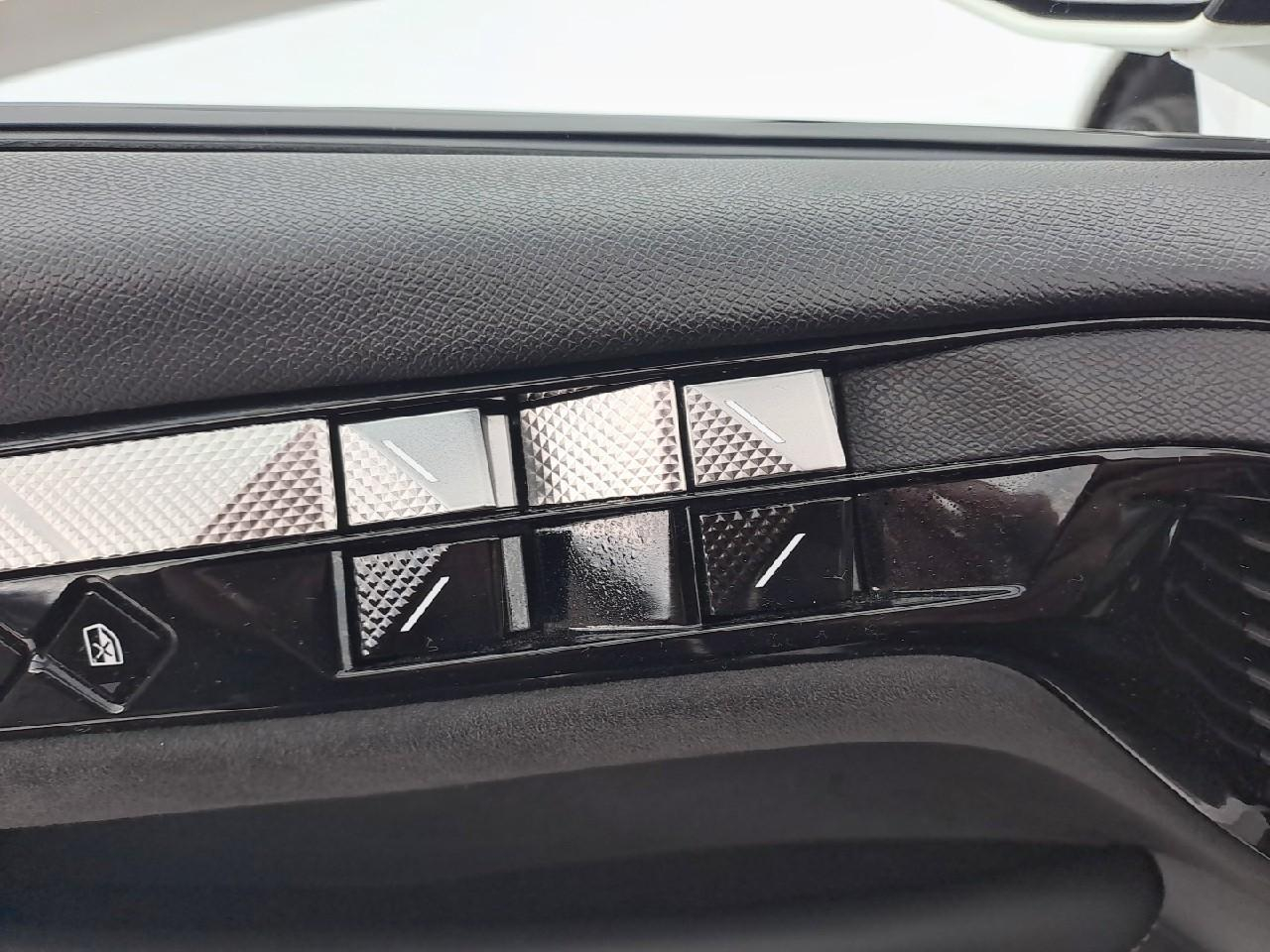 Ds Ds 4 hybride e-tense 225 eat8 performance line+ — photo 26