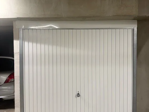Box 13m2 sécurisé Quartier PERRENS TAUZIN Bordeaux