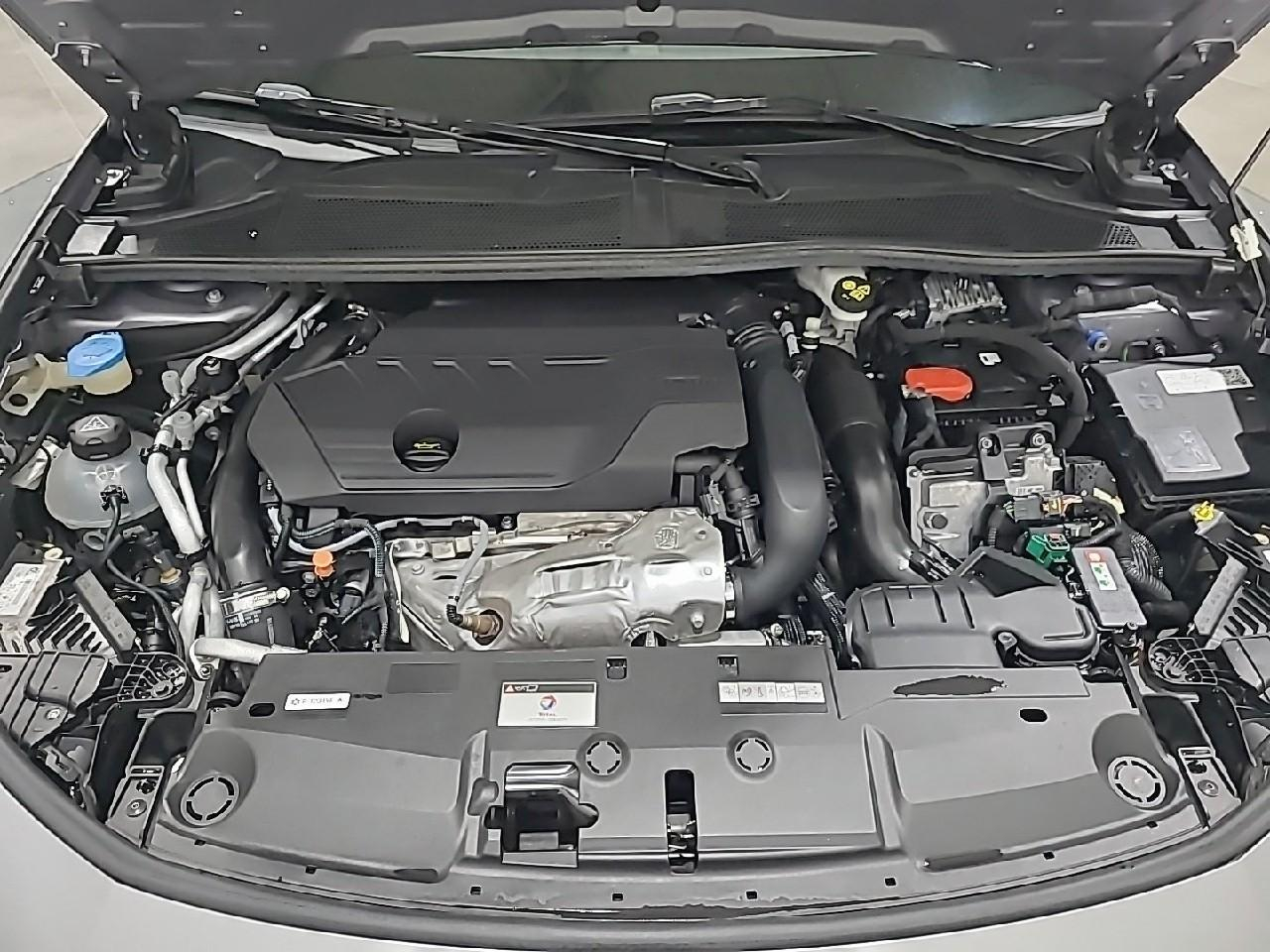 Peugeot 308 phev 180 e-eat8 allure pack — photo 15