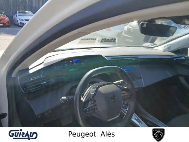 Peugeot 308 phev 180 e-eat8 — photo 20