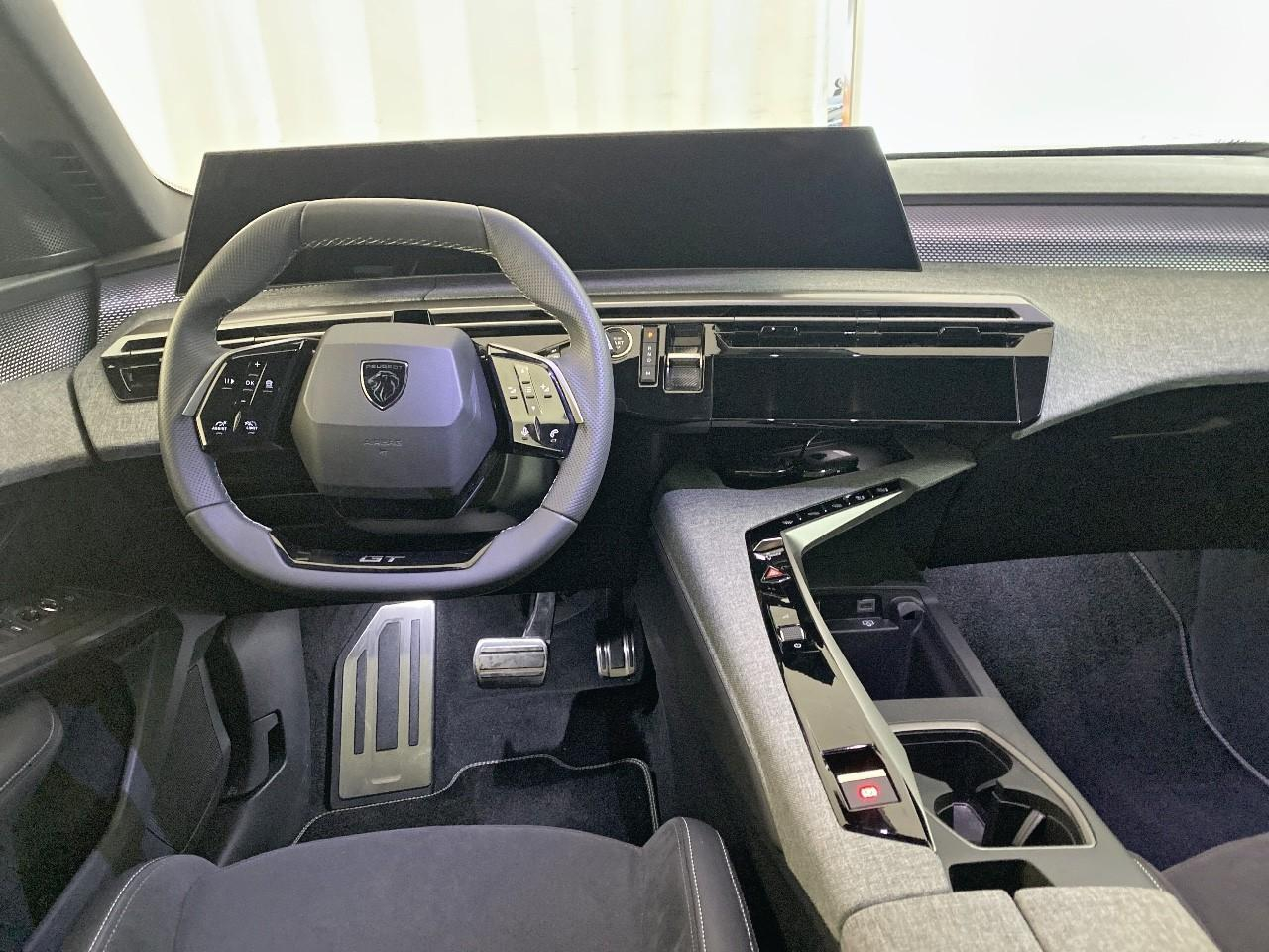 Peugeot 5008 hybrid 145 ch e-dcs6 gt — photo 8