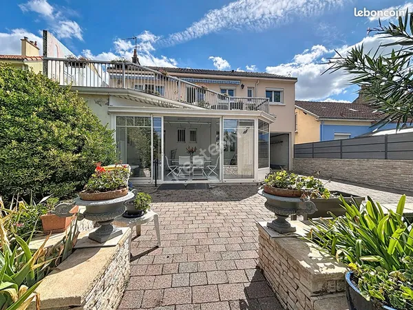 Maison 7 pièces 162 m²