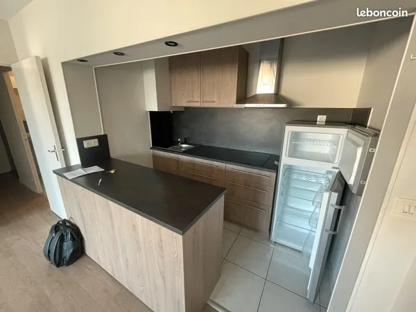 LOUER - Beau T2 rénové de 43 m² avec balcon, garage fermé et cave - Rodez- Libre 15 janvier