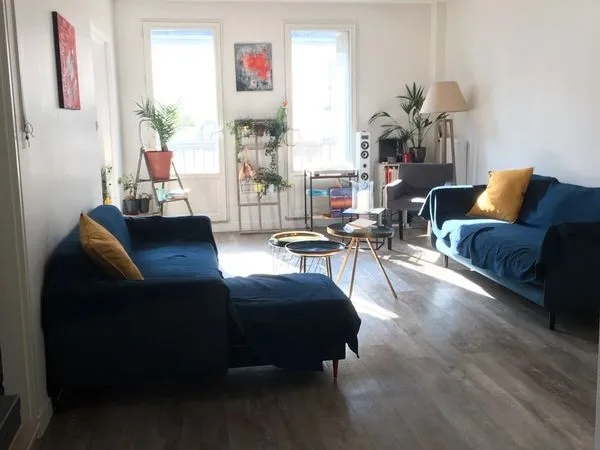 Tours - Les Halles - T3 de 86 m² - Plein sud - Balcon - Parking