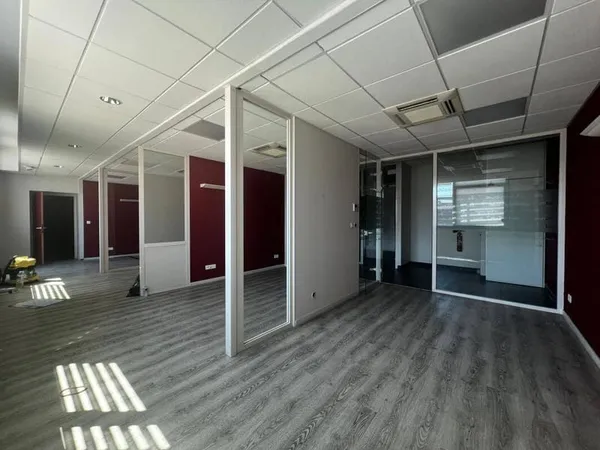 Bureaux 266 m²