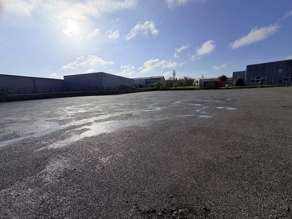 Terrain de 2500m2 zone activité de Coulommiers