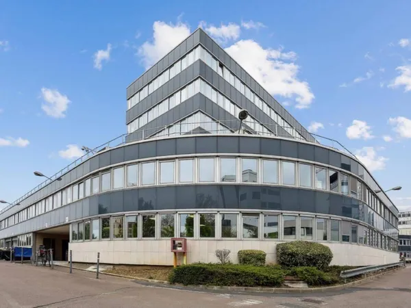 Local d'activité 220 m²