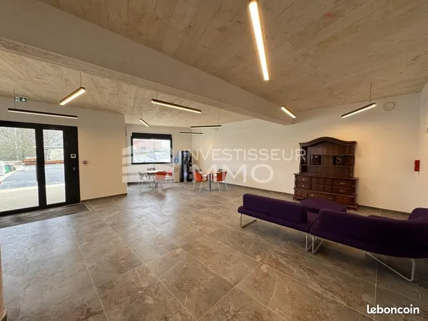 Bureau 300 m²