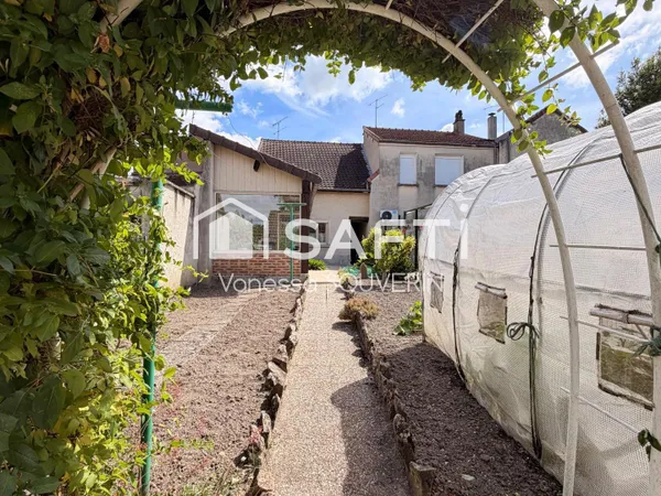 Agréable maison de ville T4 avec garage et jardin