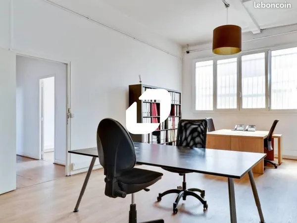 Bureau 150 m²