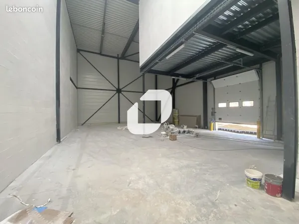 Local d'activité 1 263 m²