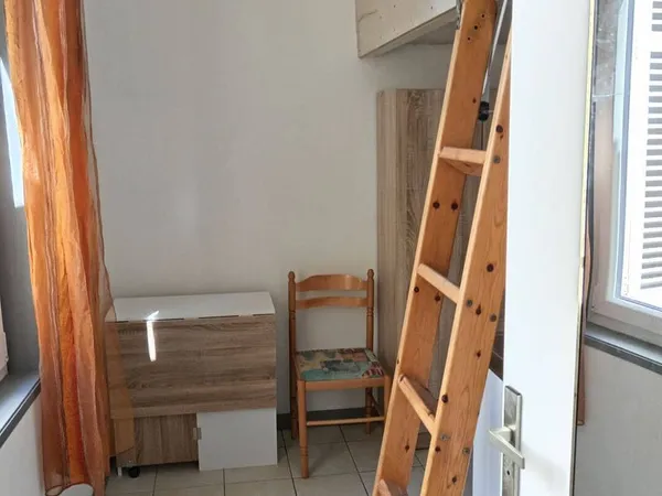 Studio 1 pièce 13 m²