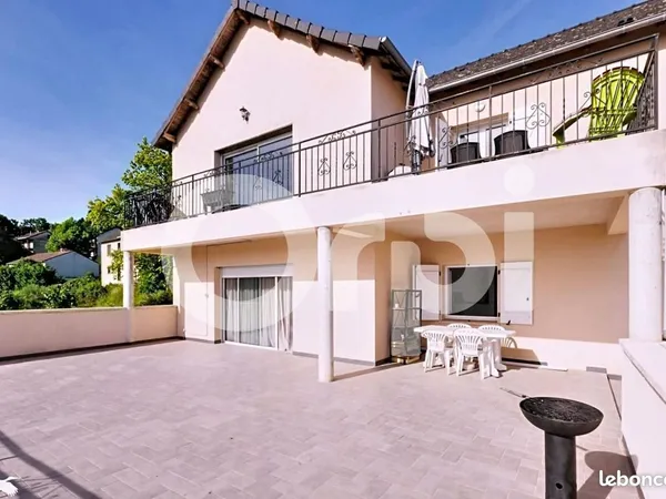 Maison 9 pièces 290 m²