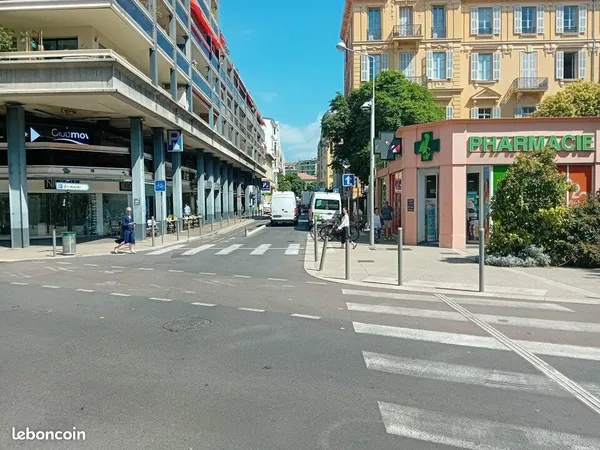 Local commercial 80 m² NICE