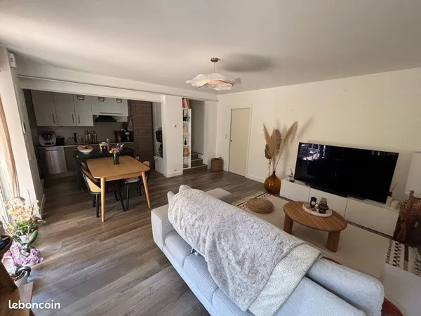 Appartement T4 85m2 + Terrasse 45m2 VIENNE coupe jarret