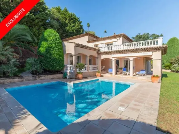 Villa 5 pièces 212 m²