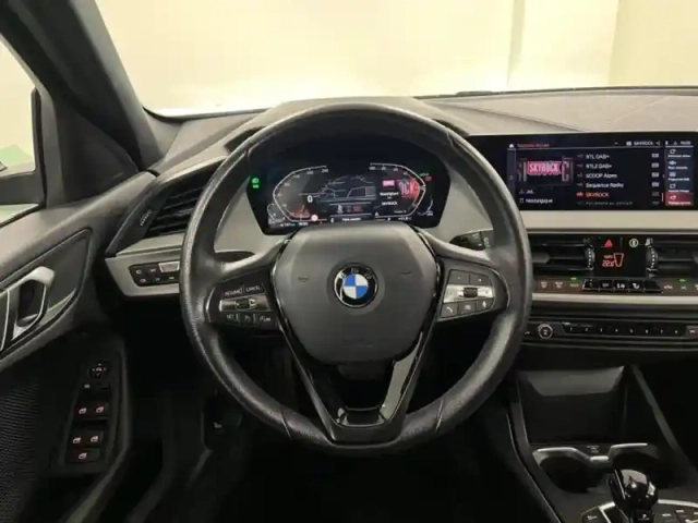 Bmw Serie 1 série 1 118da 150ch business design 8cv — photo 9