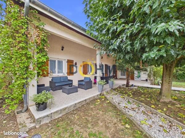 Villa 11 pièces 270 m²