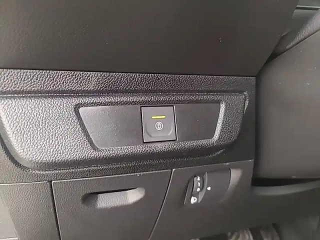 Dacia Sandero sce 65 — photo 20