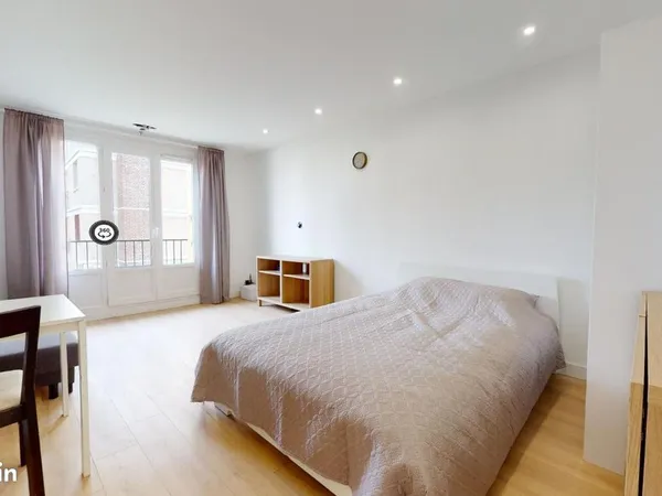 Chambre 5 pièces 72 m²