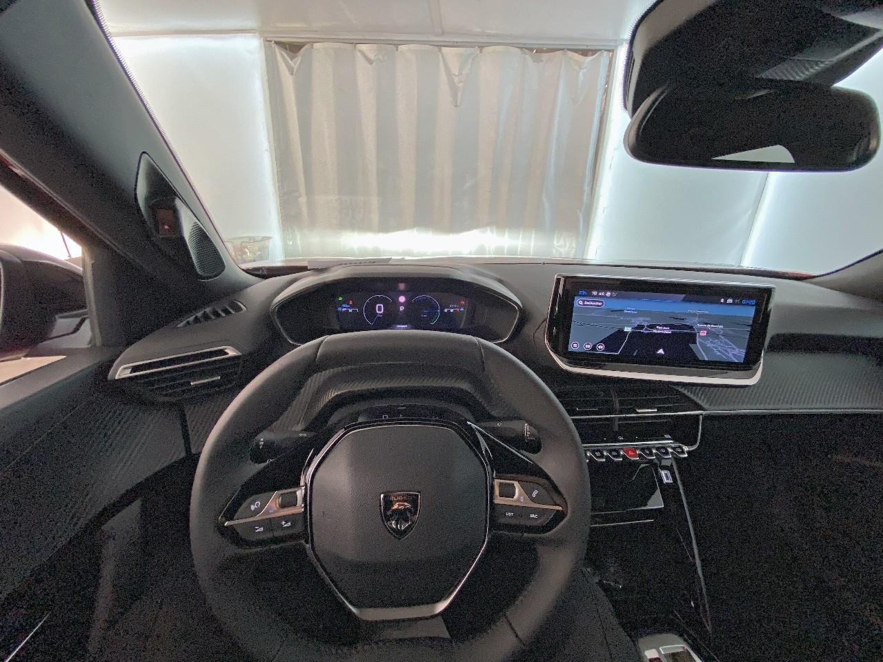 Peugeot 2008 hybrid 145 ch e-dcs6 allure — photo 12
