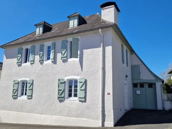 MAISON DE 1900 AVEC DÉPENDANCES À RÉNOVER
