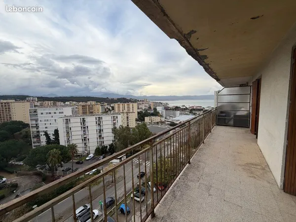 F4 Avenue Marechal Juin à refaire