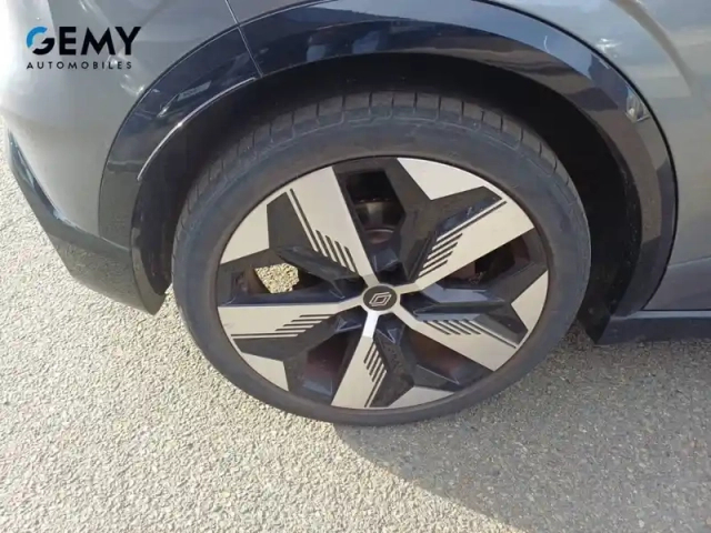 Renault Megane e-tech ev60 220 ch super charge — photo 24