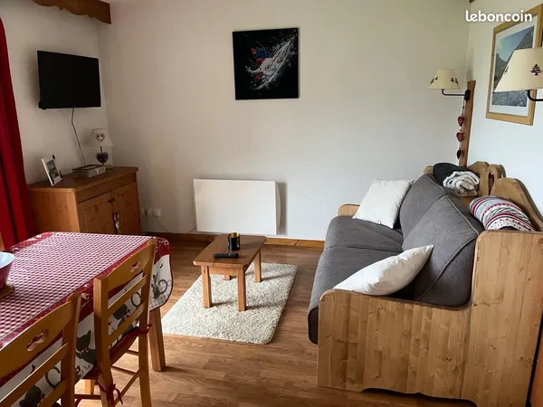 Loue meublé 440 / sem