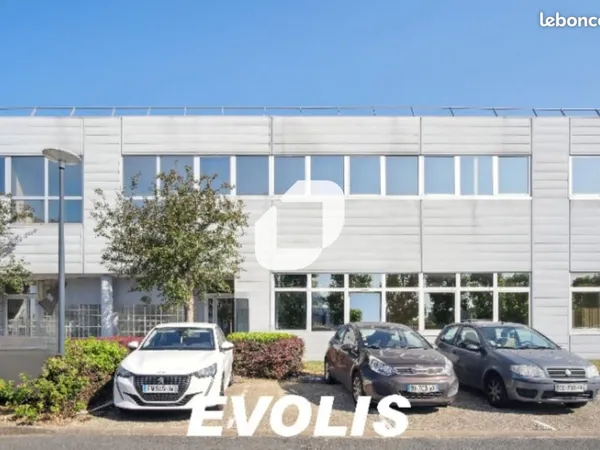 Local bureaux 662 m²