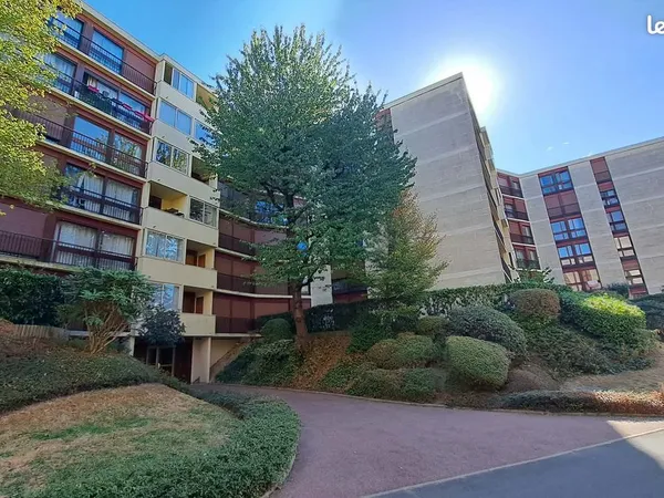 Appartement f2 53m² + cave+ parking