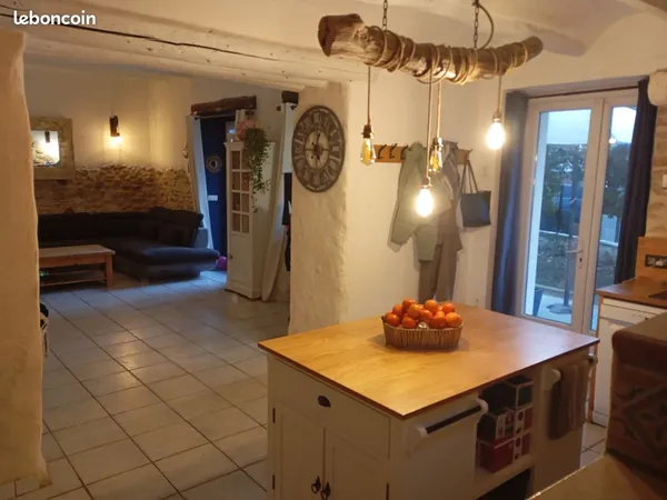 Maison de village en pierre