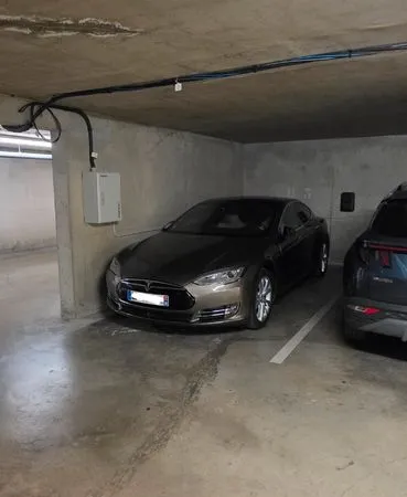 Parking/box en sous-sol à La Lironde