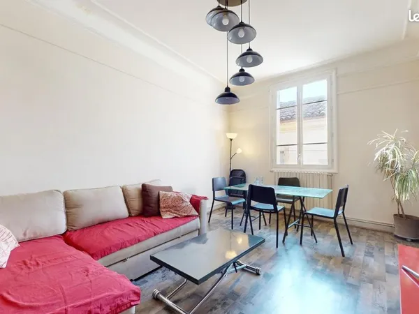 Chambre 4 pièces 75 m²