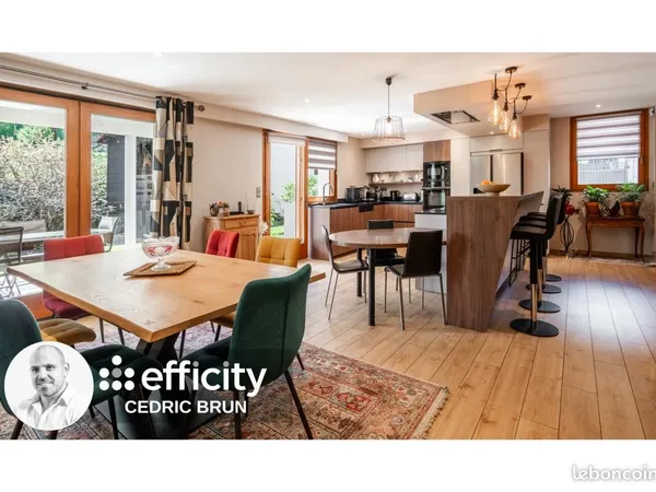 Maison 7 pièces 773 m²