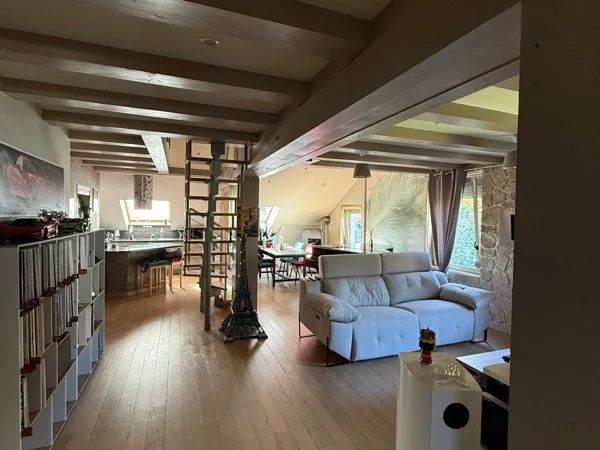 Appartement F4 93 m² - 3 chambres - Maîche - Garage