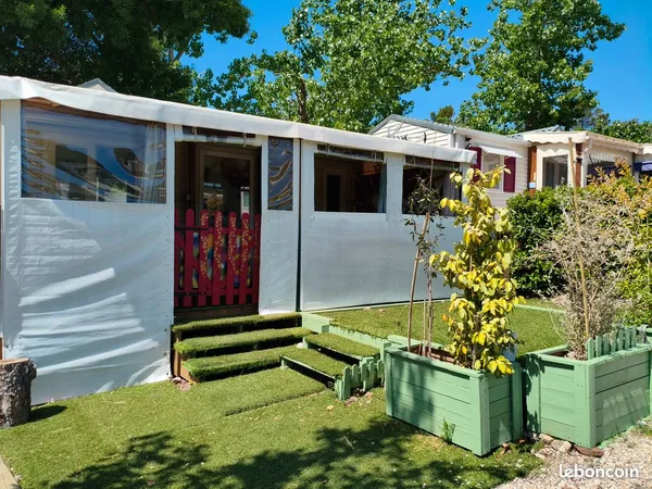 Mobile home dans camping ouvert a l'annee