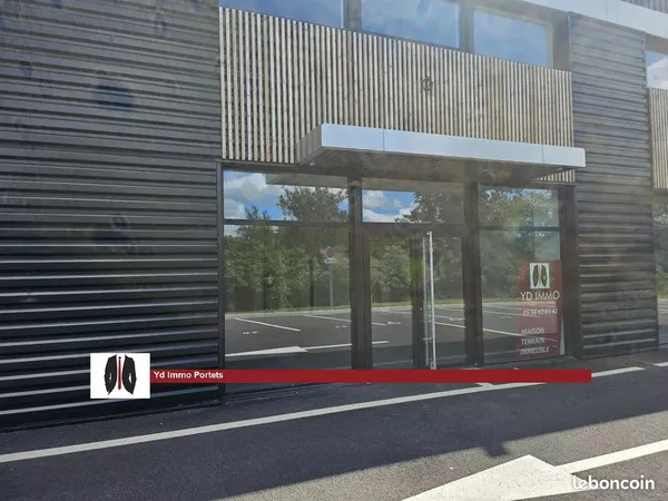 Local 100 m² La Brède