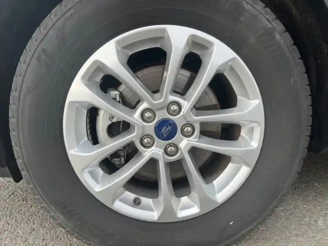 Ford Kuga 1.5 ecoblue 120ch titanium — photo 14