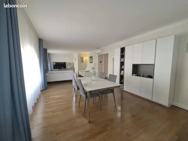 Appartement 5 pièces 168 m²