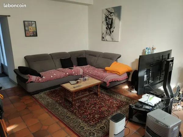Apparemment 50 m2 a louer