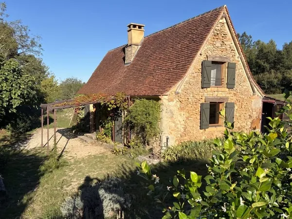 Entre ombre de vigne et douceur de pierre, maison de charme avec 2 chambres et piscine, 10 minutes d