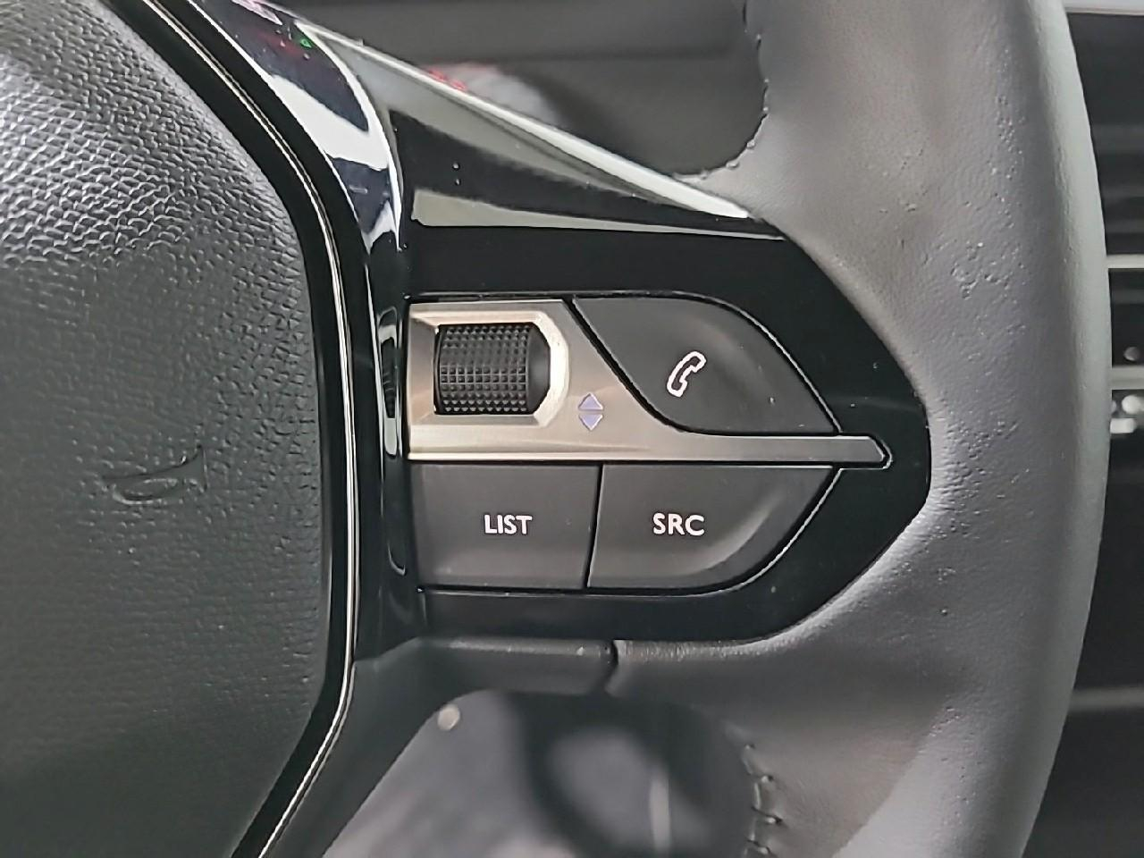 Peugeot 2008 puretech 100 s&s bvm6 active — photo 20