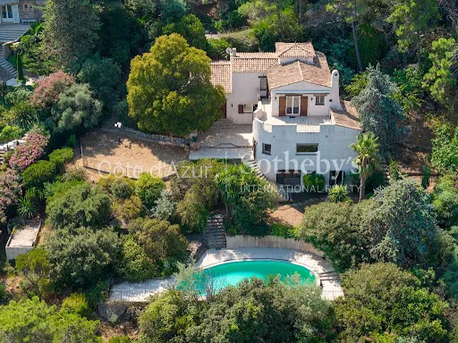 Villa 8 pièces 250 m²