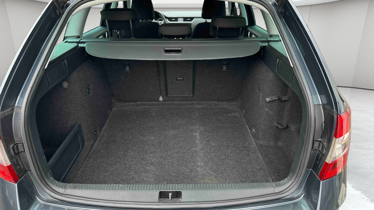 Skoda Octavia Combi 2.0 TDI 150 ch SCR FAP DSG7 — photo 13