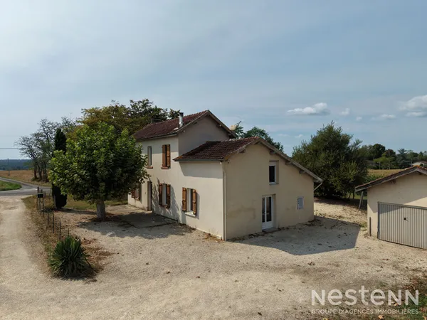 À vendre Maison de 128 m² avec terrain de 1 966m² et garage à Sainte-Maure-de-Peyriac