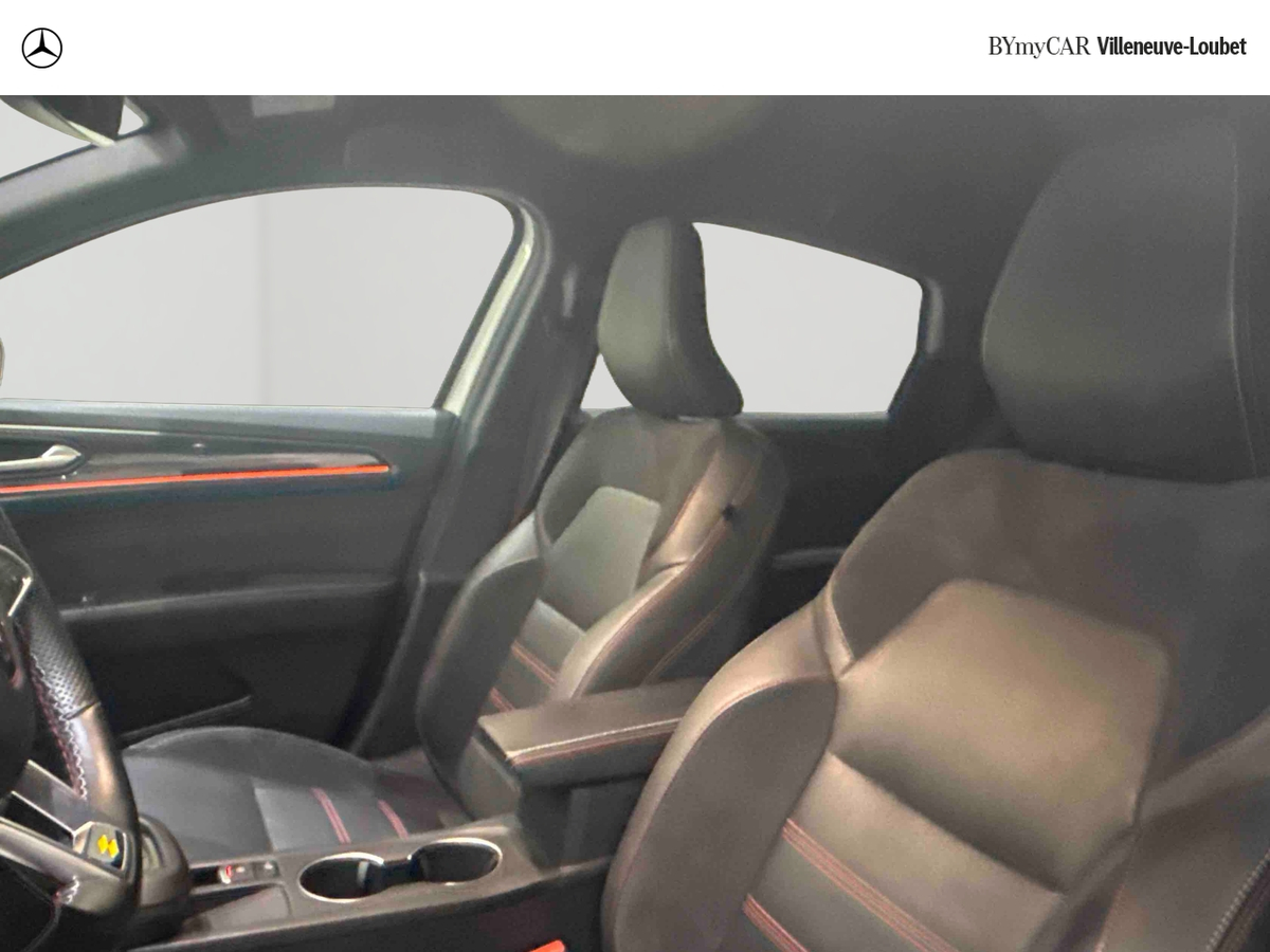 Renault Arkana E-Tech 145 - 21B — photo 11